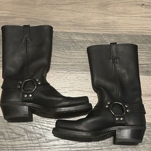 FRYE HARNESS 12R WOMENS BOOTS - 8.5